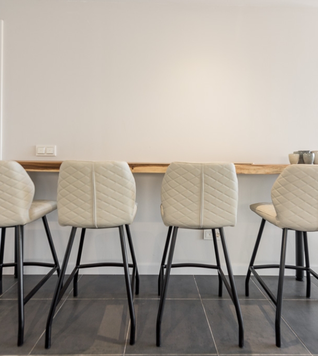 Resa Estates Ibiza te koop appartement Vadella Mar zee zicht bar 2.jpg